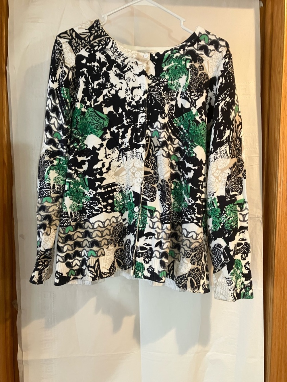 CJ Banks Women’s XL Black/Green/White Multi-Color Print Button Front Cardigan